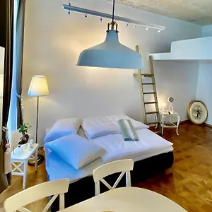  Apartment Ars Longa