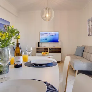 https://old-town-2br-50m-ocean-w-ac-wi-fi-parking-terrace.hotelaalgarve.com